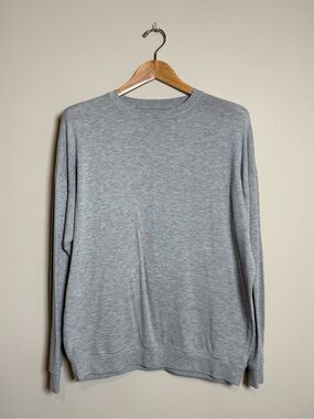 ALO Yoga | Soho Crewneck Sweatshirt | Gray | PTP 24" Medium